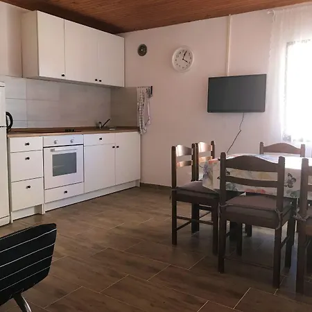 Petar - 30 M From Sandy * Nin